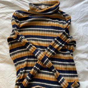 L.A. Hearts turtleneck